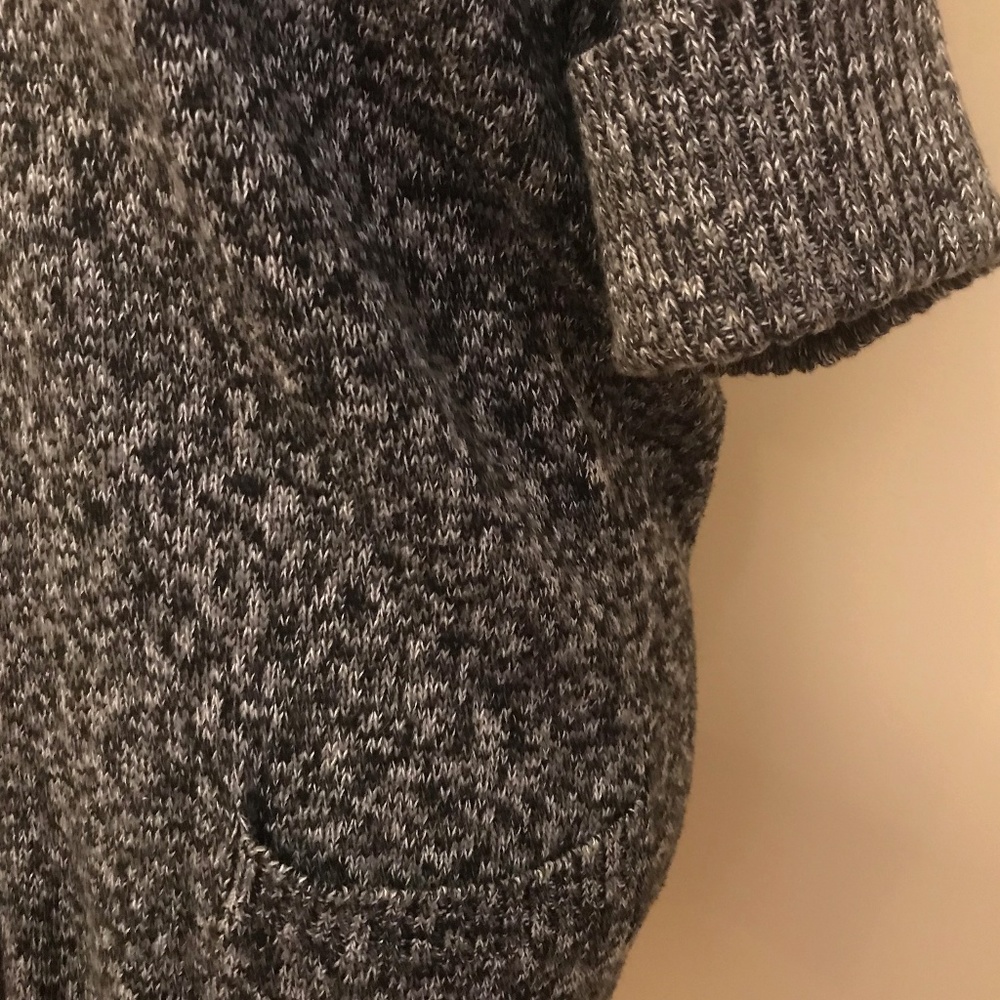 Kenneth Cole Sweater - Picture 3 of 7